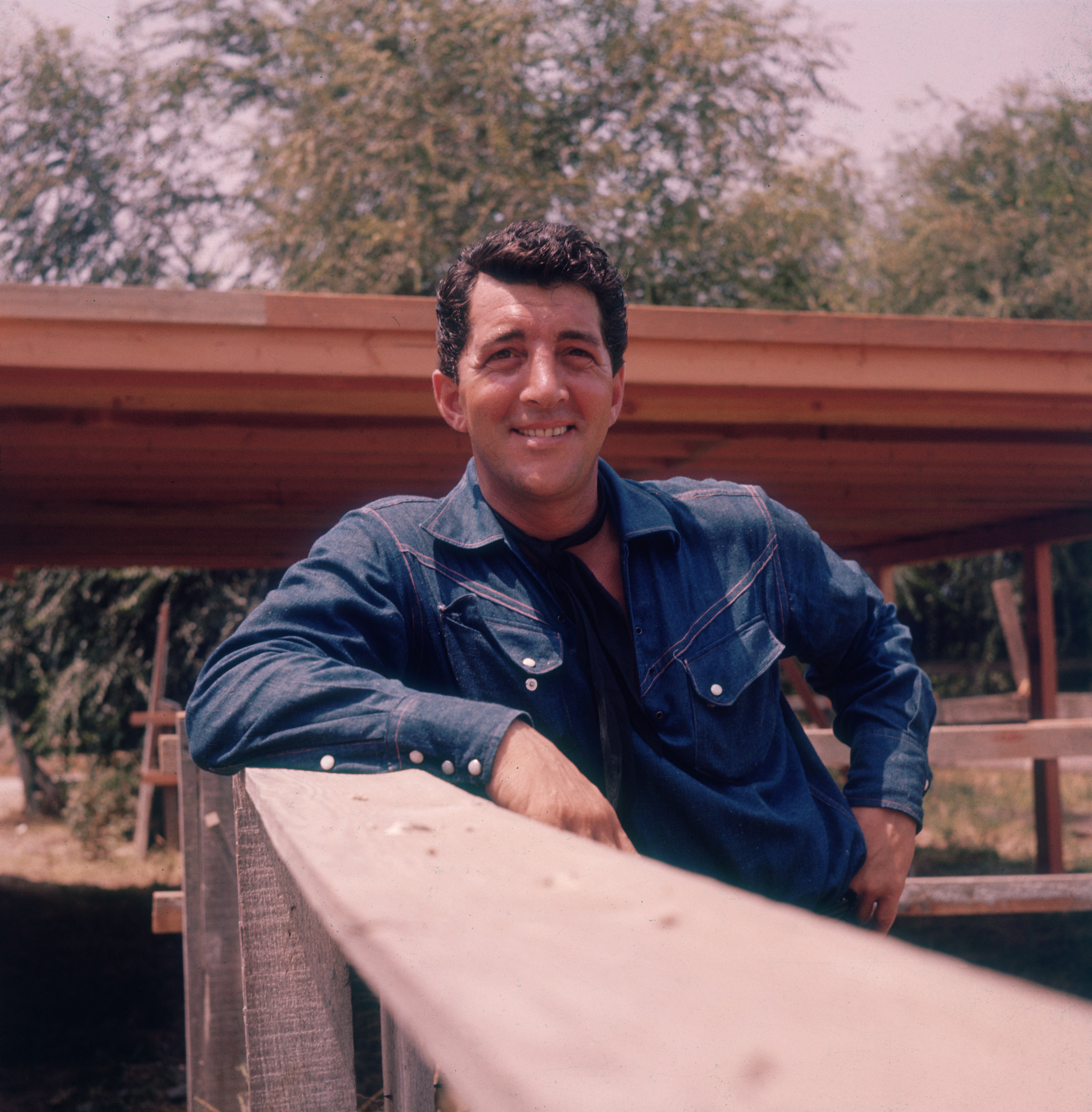 American actor and singer Dean Martin (1917 - 1995) on his ranch, circa 1965. | Photo: GettyImaes