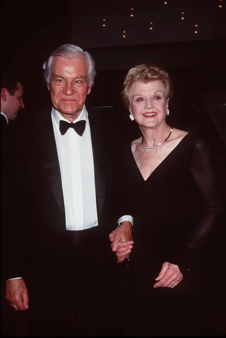 Angela Lansbury y su esposo Peter Shaw. | Foto: Getty Images