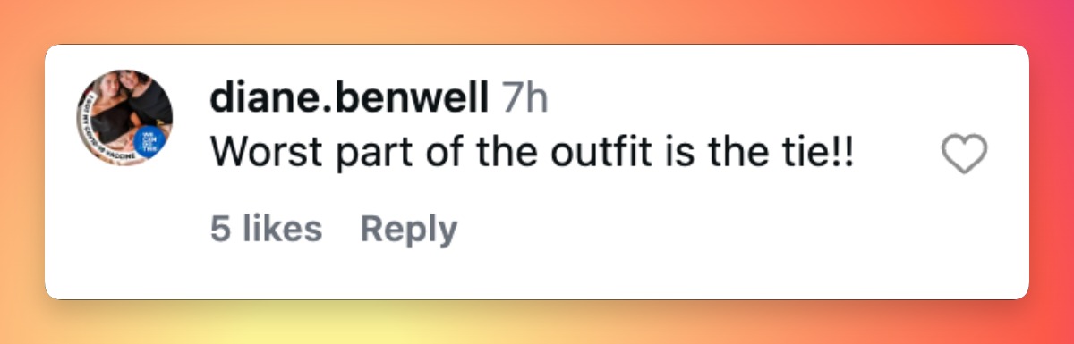 A viewers comment about Lisa Rinna's tie detail. | Source: Instagram/usweekly