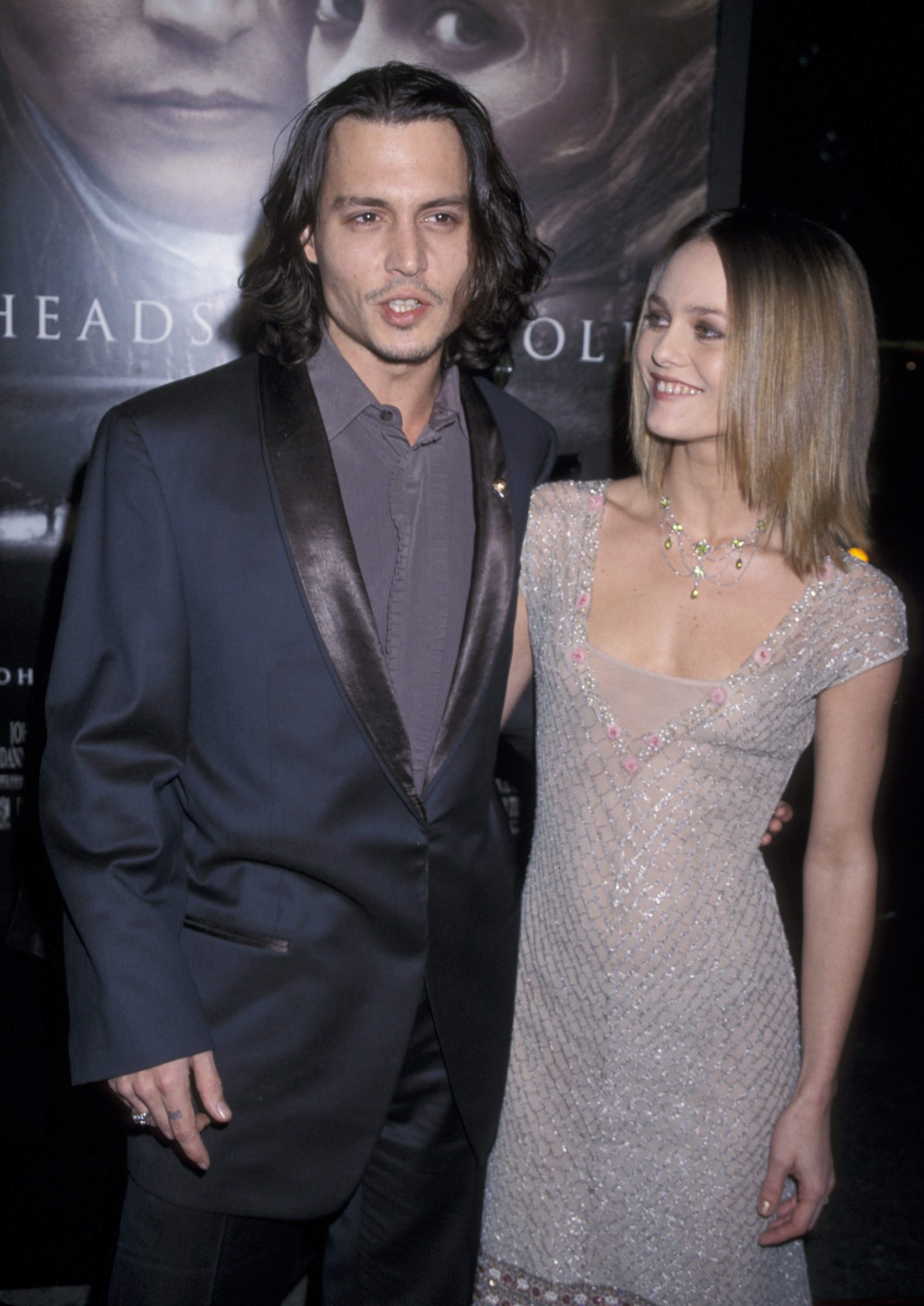 Johnny Depp and Vanessa Paradis arrive at the Premiere of Paramount Pictures' "Sleepy Hollow" at the Mann Chinese Theater on November 17, 1999 in Hollywood, California | Source: Getty Images