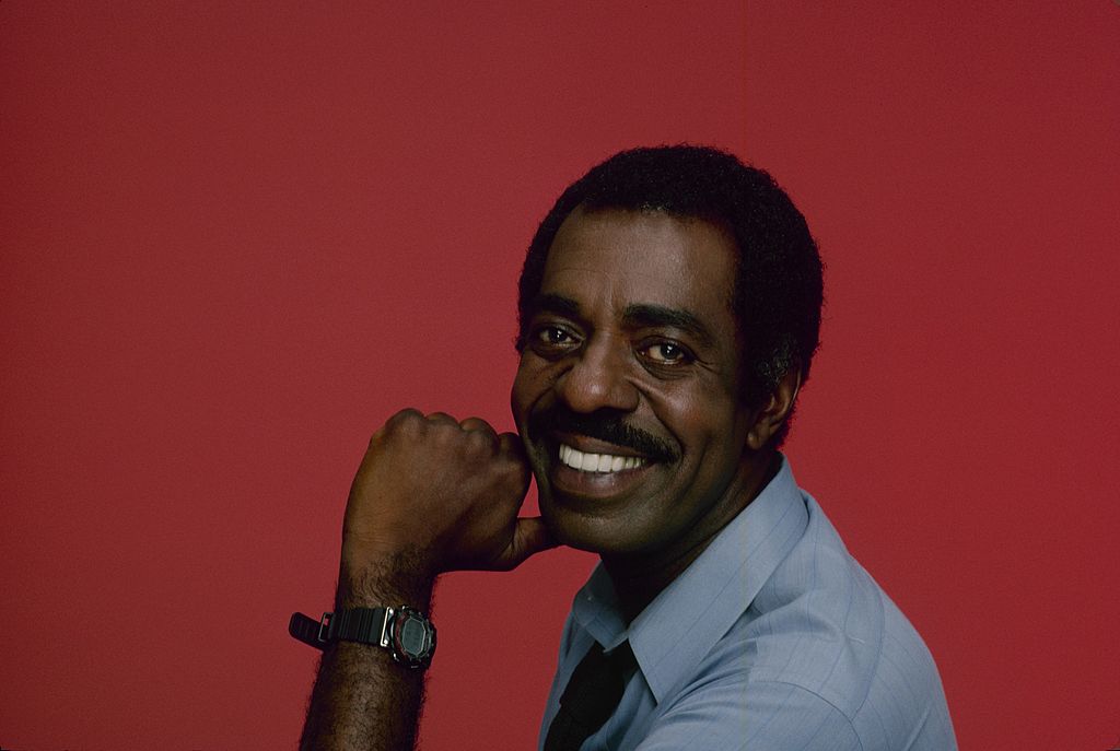 Lincoln Kilpatrick poses for the camera in a photo studio on July 17, 1984. | Photo: Getty Images