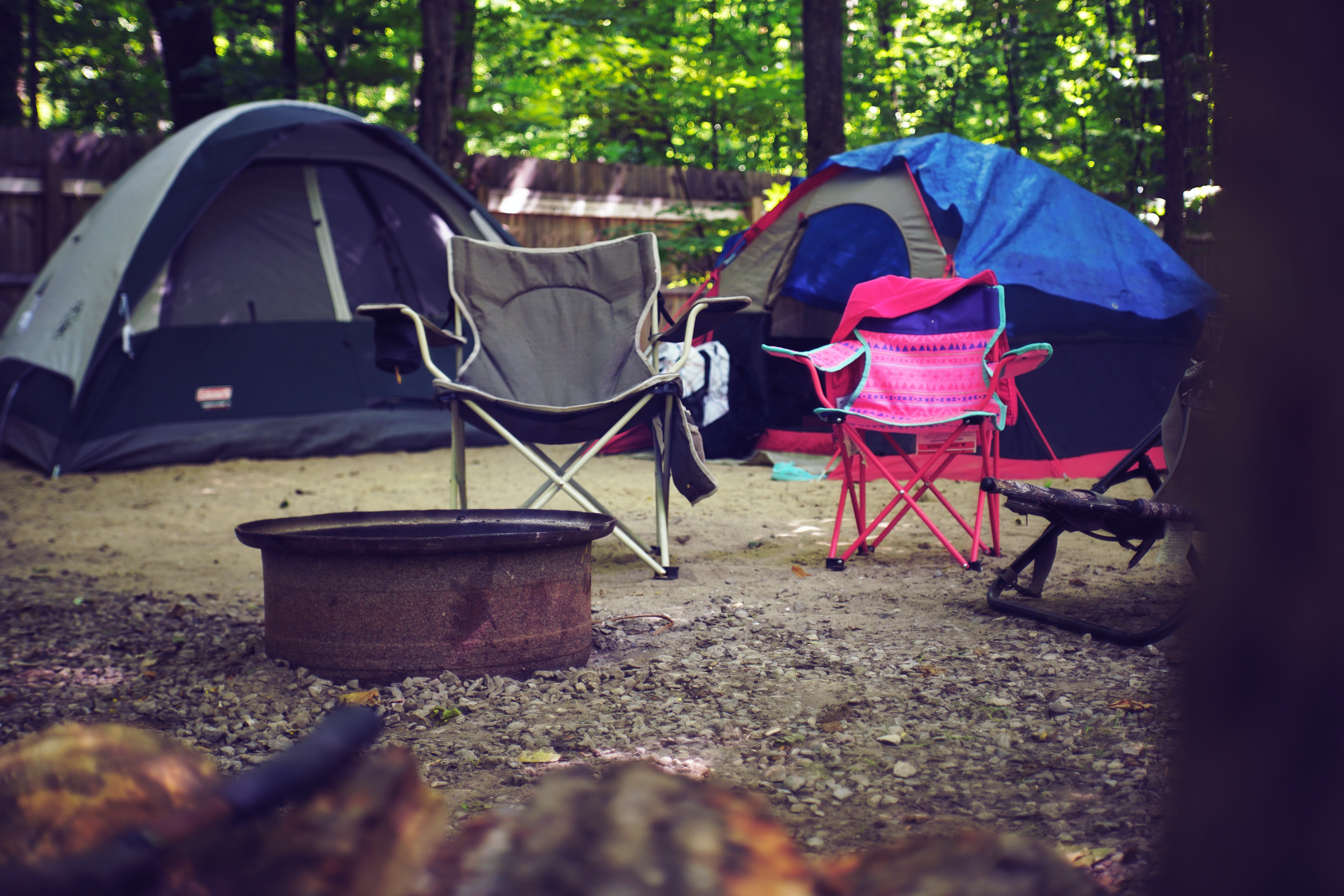 Ava and Mia were invited to a camping trip, but it led to a fatal accident. | Source: Pexels