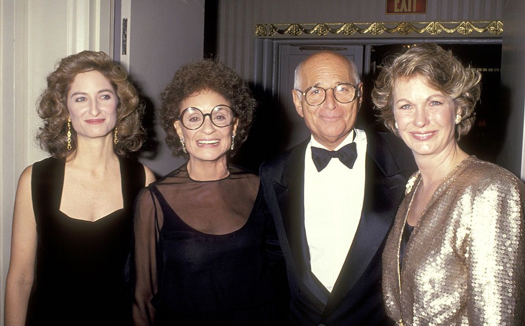 Norman Lear, his daughter, ex-wife Frances Lear, and wife Lyn Lear at the People for the American Way's Sixth Annual 'Spirit of Liberty' Award Dinner in 1989 in New York City | Source: Getty Images