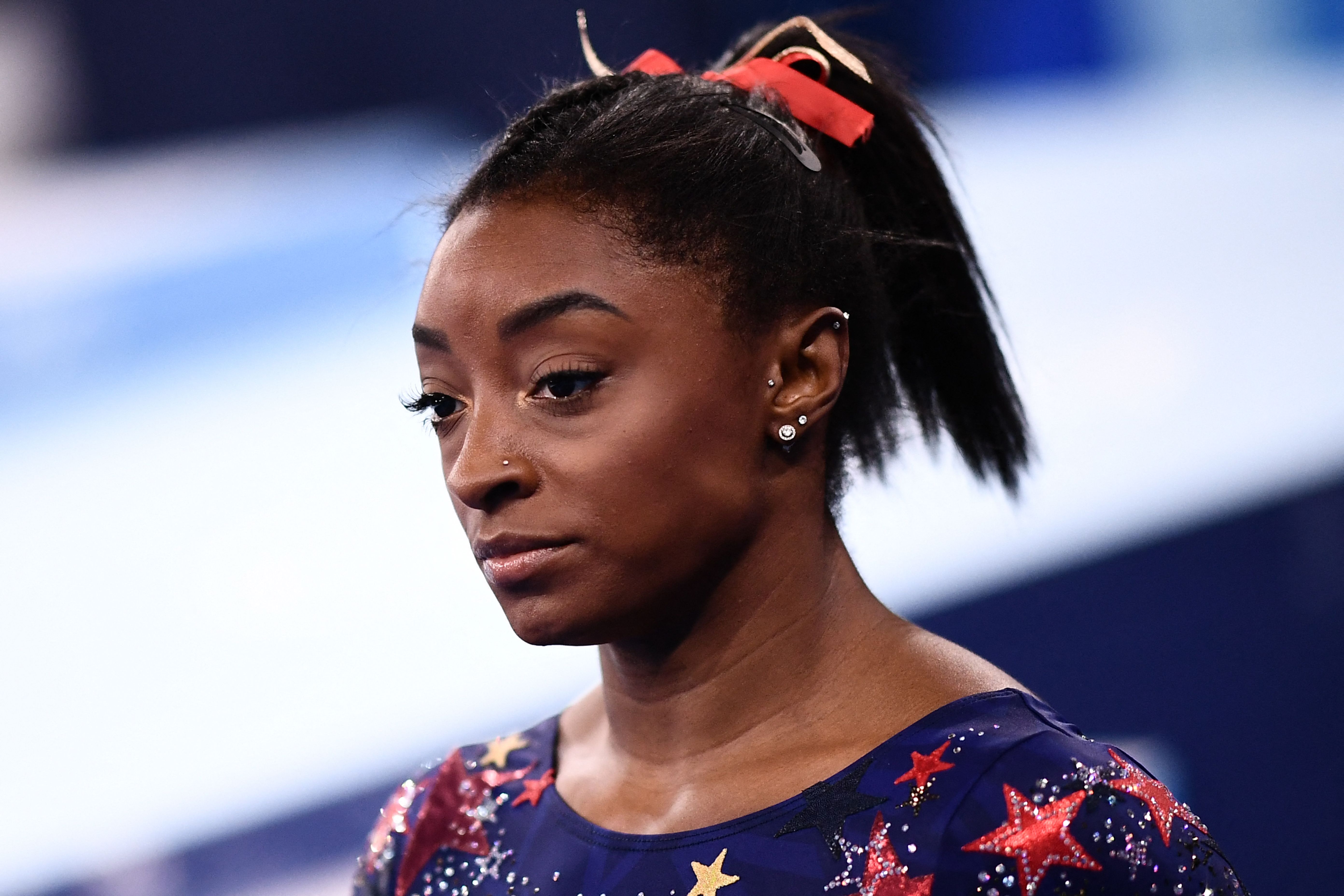 Simone Biles arrives to compete in the uneven bars event during the Tokyo 2020 Olympic Games on July 25, 2021, in Tokyo, Japan. | Source: Getty Images