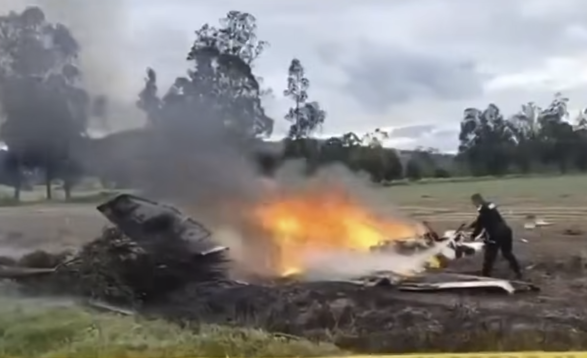 The plane crash that claimed the lives of Yeison Jiménez and six members of his team, from a post dated January 11, 2026 | Source: Youtube/@PeriodicoElColombiano_