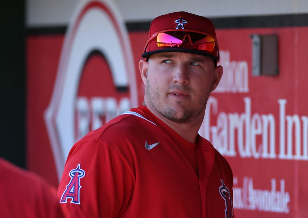 Mike Trout #27 of the Los Angeles Angels prepares for a spring training game against the Cleveland Indians on March 03, 2020. | Photo: Getty Images