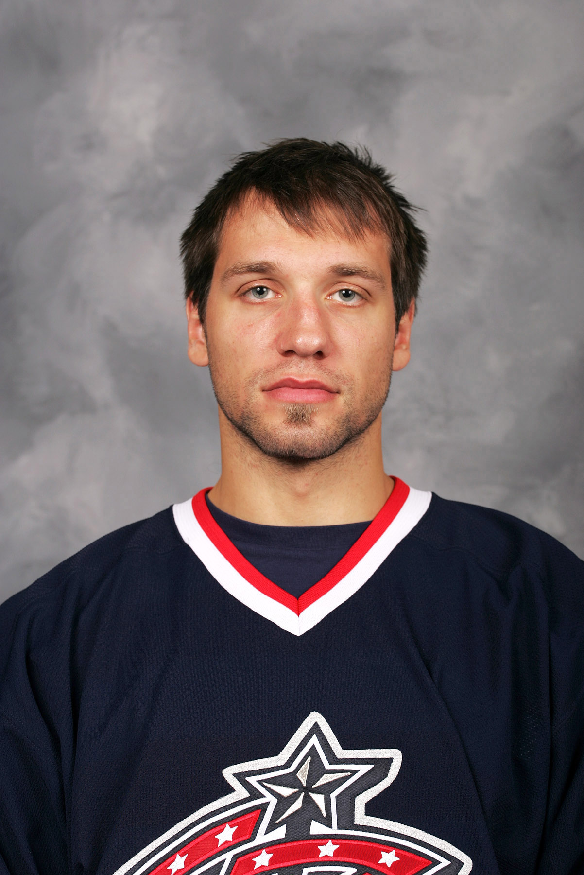 Defenseman Tomas Kloucek #29 of the NHL Columbus Blue Jackets poses for a portrait at Nationwide Arena on September 14, 2006, in Columbus, Ohio | Source: Getty Images