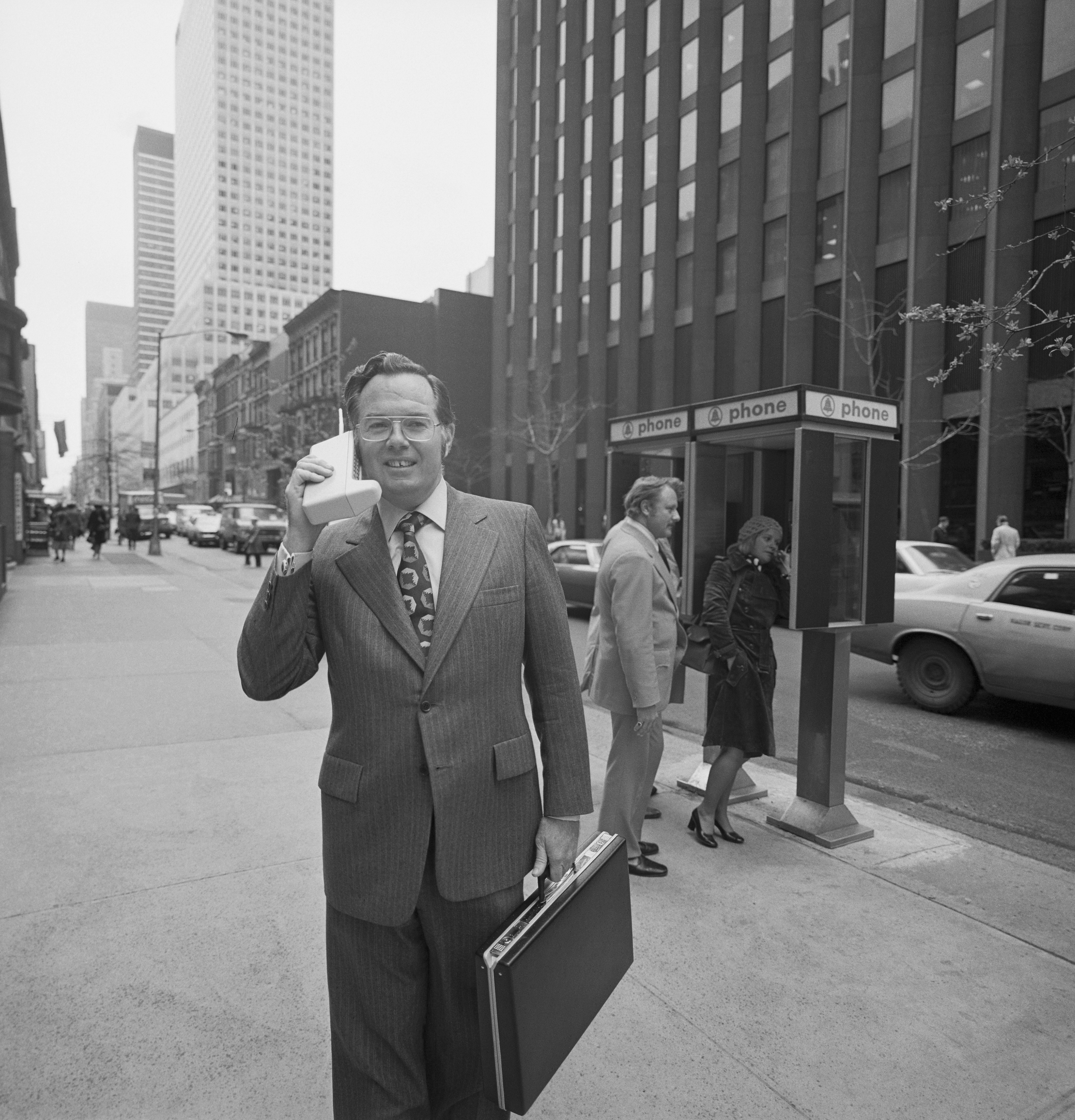 Motorola Vice President John F. Mitchell using a portable telephone in 1973. | Source: Getty Images