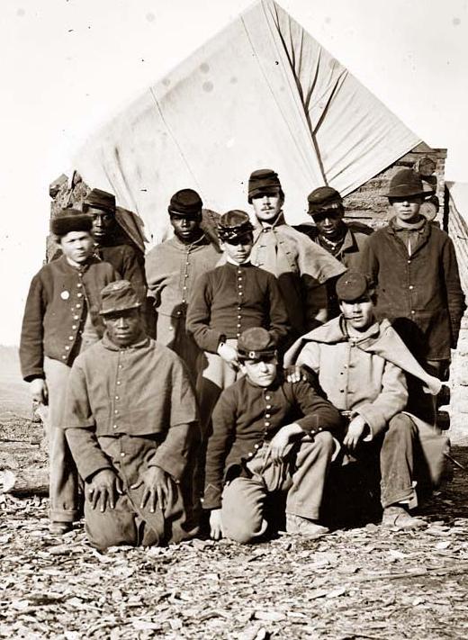 Black and White teen-aged soldiers serving in the Union Army during the Civil War | Source: Wikimedia Commons/ Public Domain