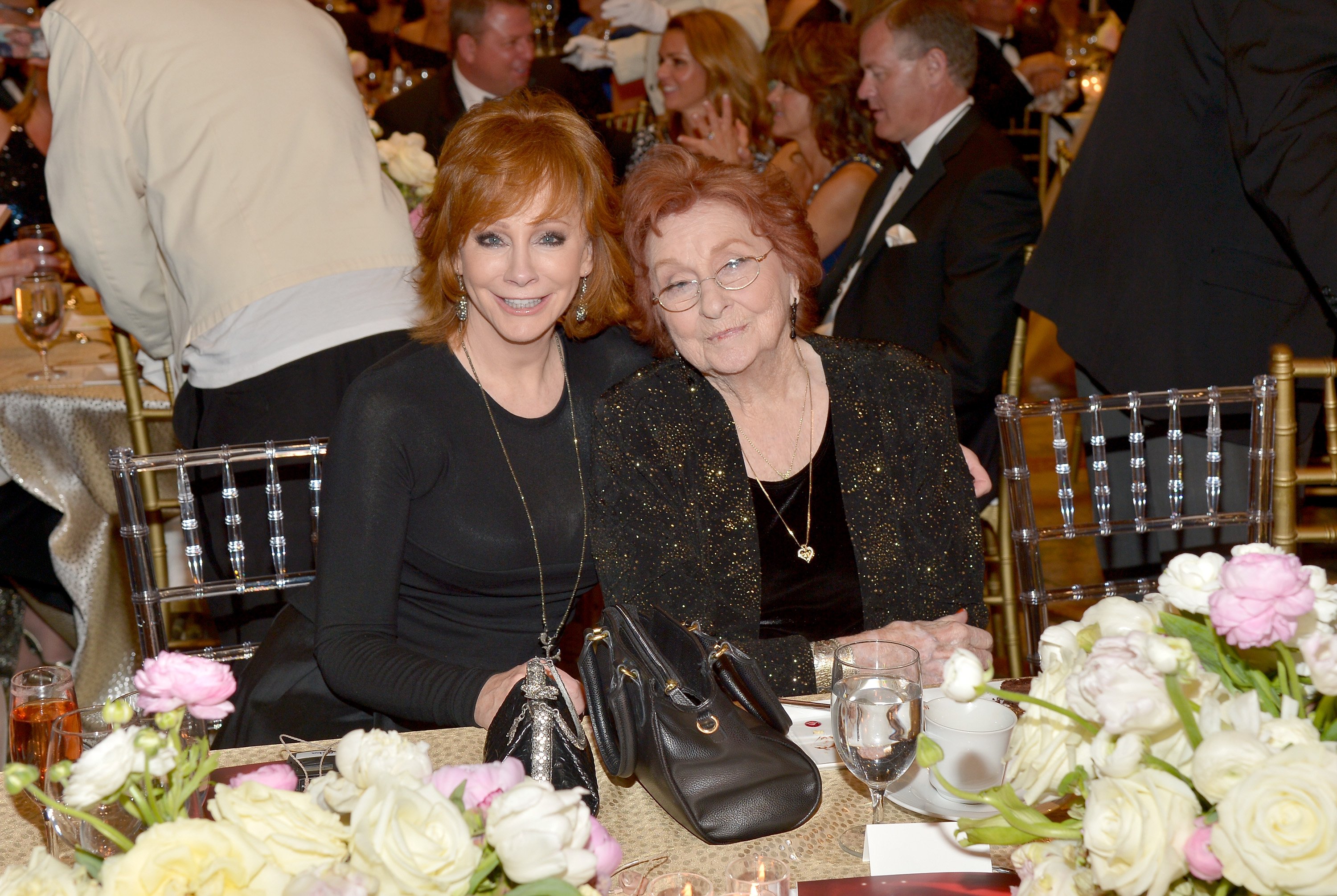 Singer Reba McEntire and her mother Jacqueline Smith at Muhammad Ali's Celebrity Fight Night XXII at the JW Marriott Phoenix Desert Ridge Resort & Spa on April 8, 2016 in Phoenix, Arizona. | Source: Getty Images