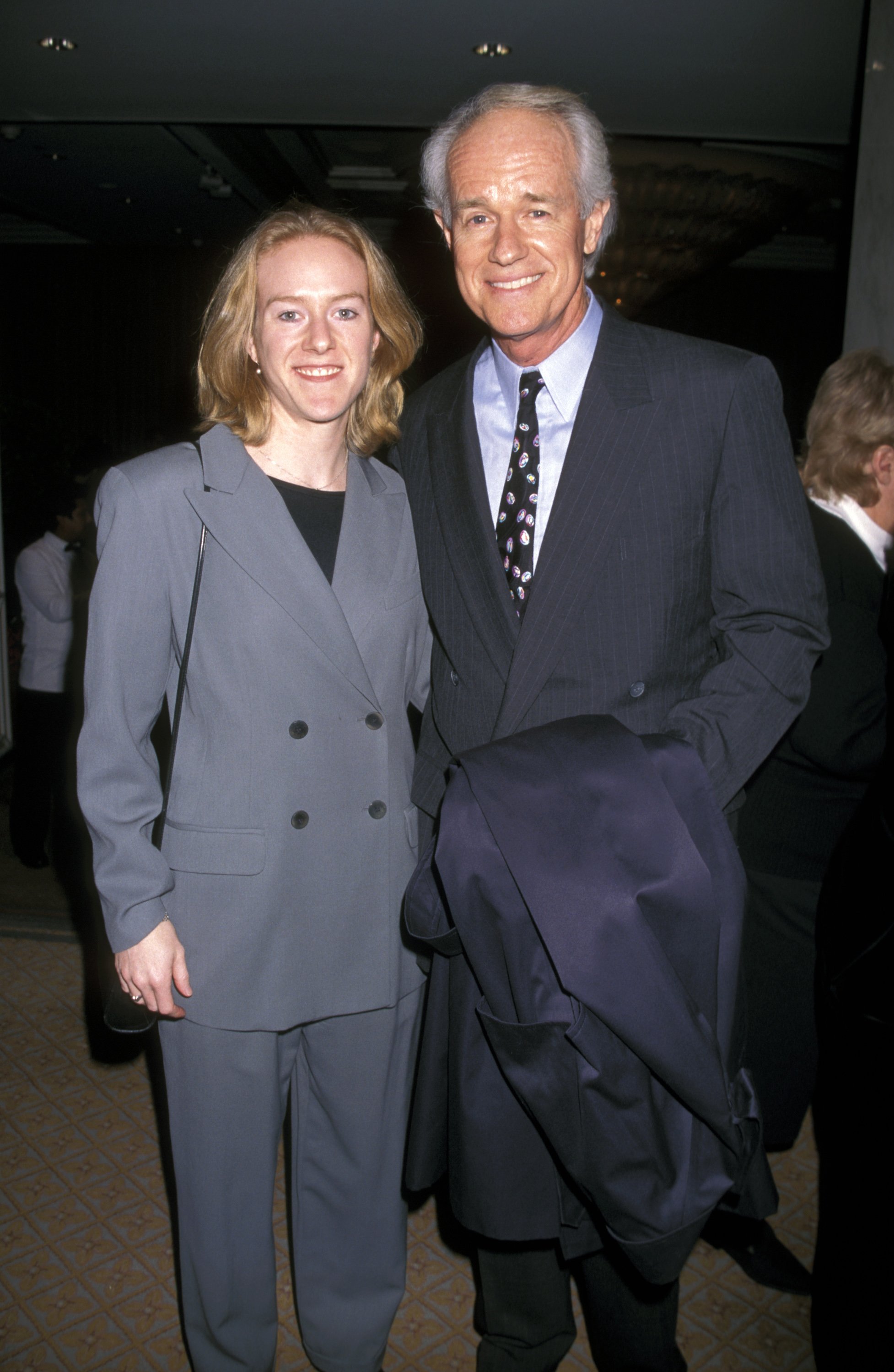 Mike Farrell and Erin Farrell attend the 'Tourette Syndrome Association Honors R. Dreyfuss and O. Sacks' at the Beverly Wilshire Hotel on February 5, 1998 in Beverly Hills, California ┃Source: Getty Images