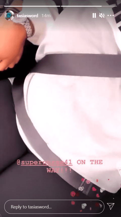 Fantasia Barrino shows off her growing baby bump. | Photo: Instagram/tasiasword