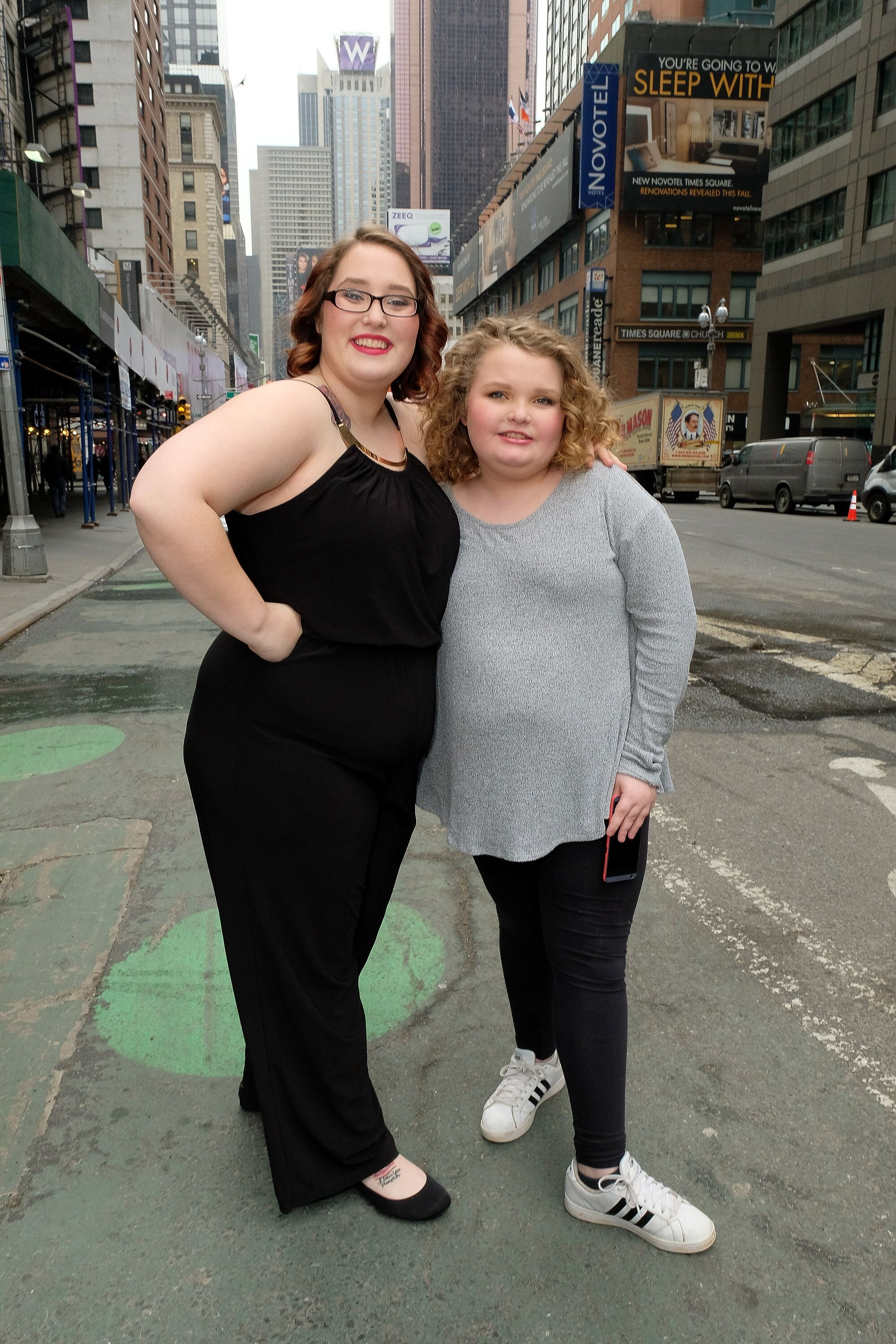 Lauryn "Pumpkin" Shannon and Alana "Honey Boo Boo" Thompson visit "Extra" in Times Square on February 22, 2017. | Source: Getty Images