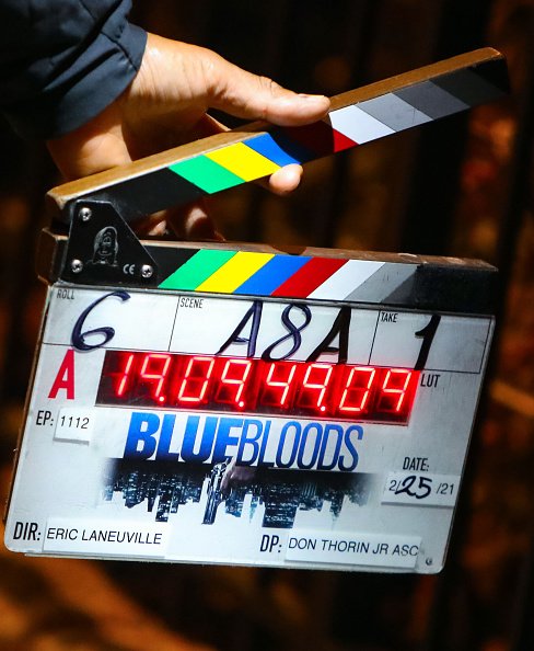 Atmosphère autour du plateau de tournage de la série télévisée "Blue Bloods" le 25 février 2021 à New York. |Photo : Getty Images