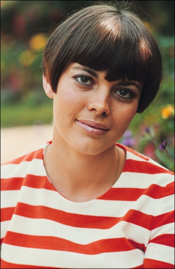 Mireille Mathieu, qui vivait dans une maison sans douche ni chauffage ...