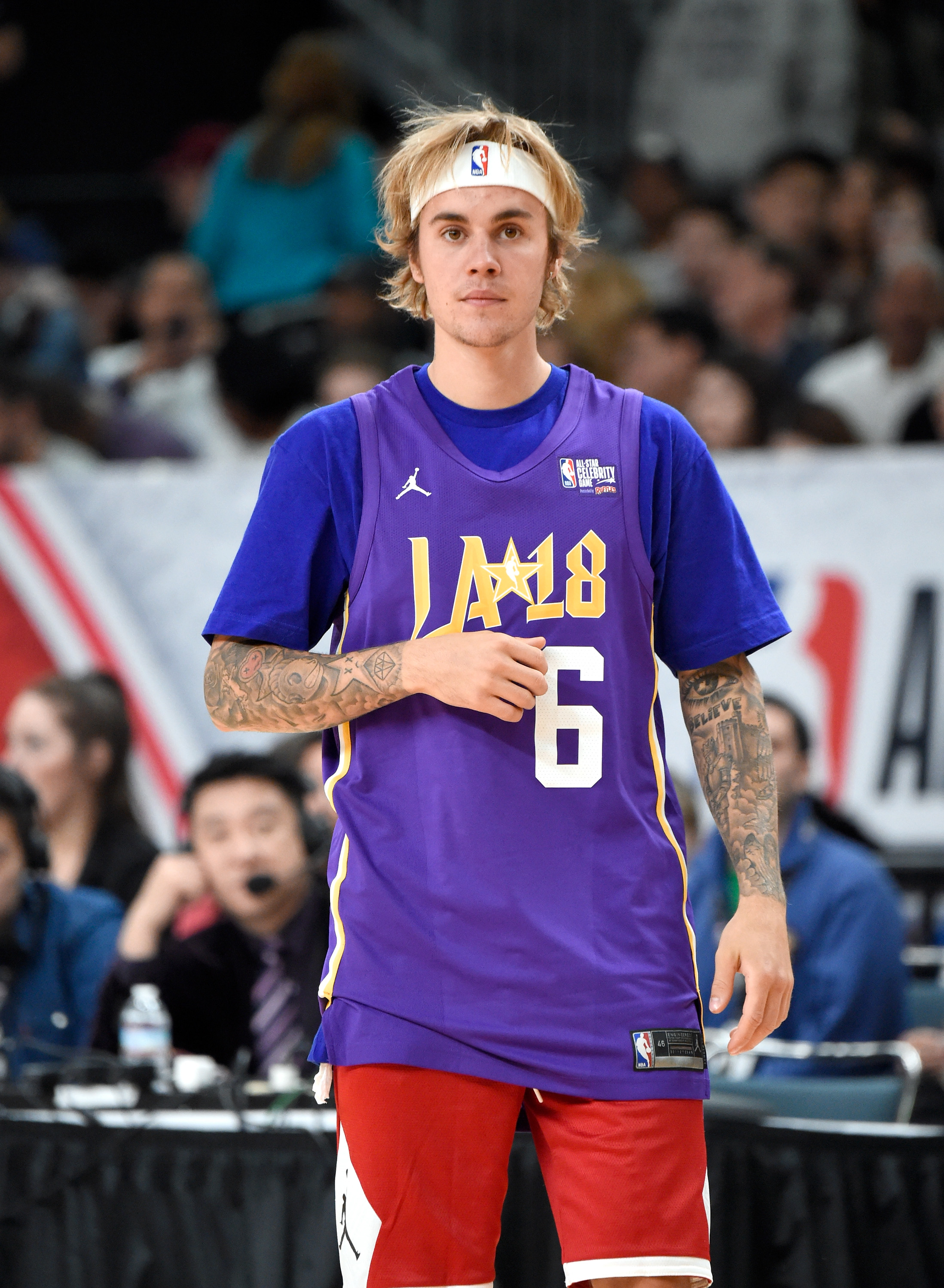 Justin Bieber attends an NBA game on February 16, 2018 | Source: Getty Images