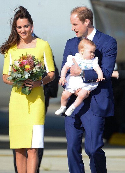 Kate Middleton, Prince William, and Prince George at Sydney Airport on a Australian Airforce 737 aircraft on April 16, 2014 | Photo: Getty Images