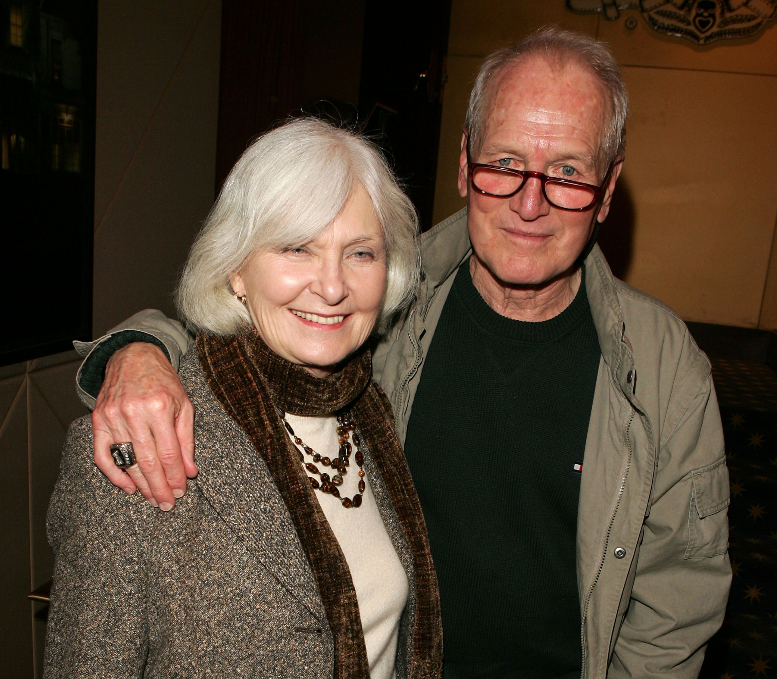 Actors Joanne Woodward and Paul Newman attend a reception for a special screening of "The Woodsman" on January 10, 2004 in New York City.| Source: Getty Images