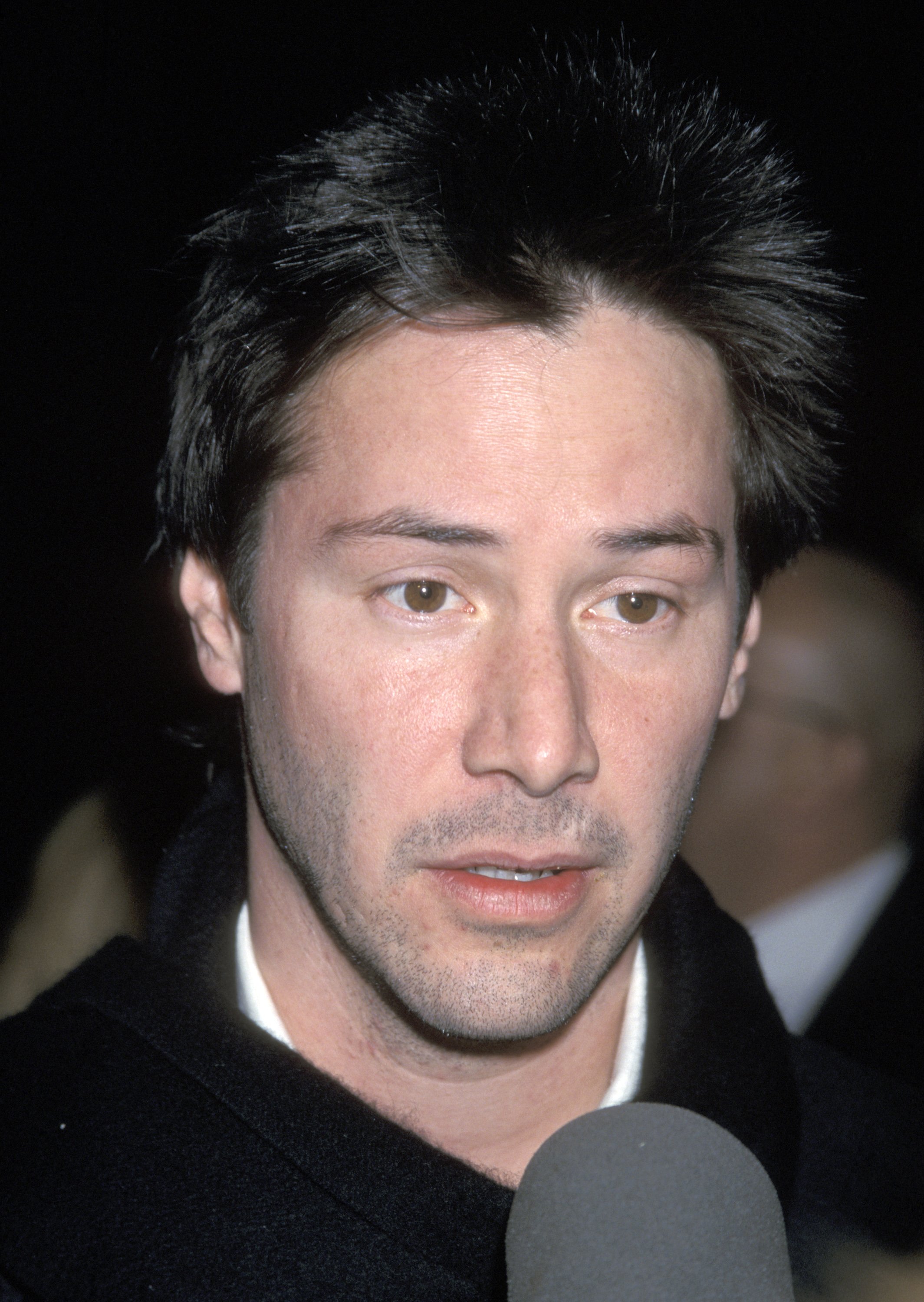 Keanu Reeves speaks to the press during "The Gift" Los Angeles premiere at Paramount Studios December 10, 2000, in Hollywood, California. | Source: Getty Images