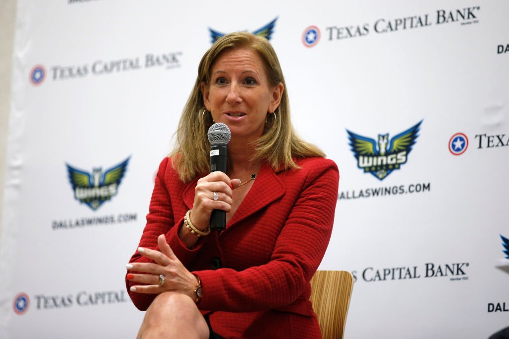 Cathy Engelbert, talks with Dallas Wings season ticket holders before the game | Photo: Getty Images
