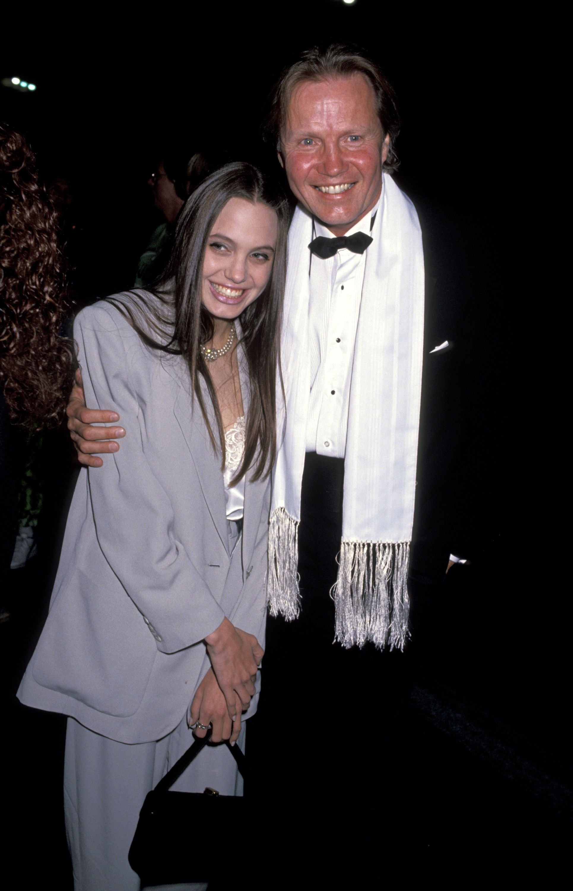 Angelina Jolie and Jon Voight at the Henry Fonda theatre in Hollywood, 1991 | Photo: Getty Images 