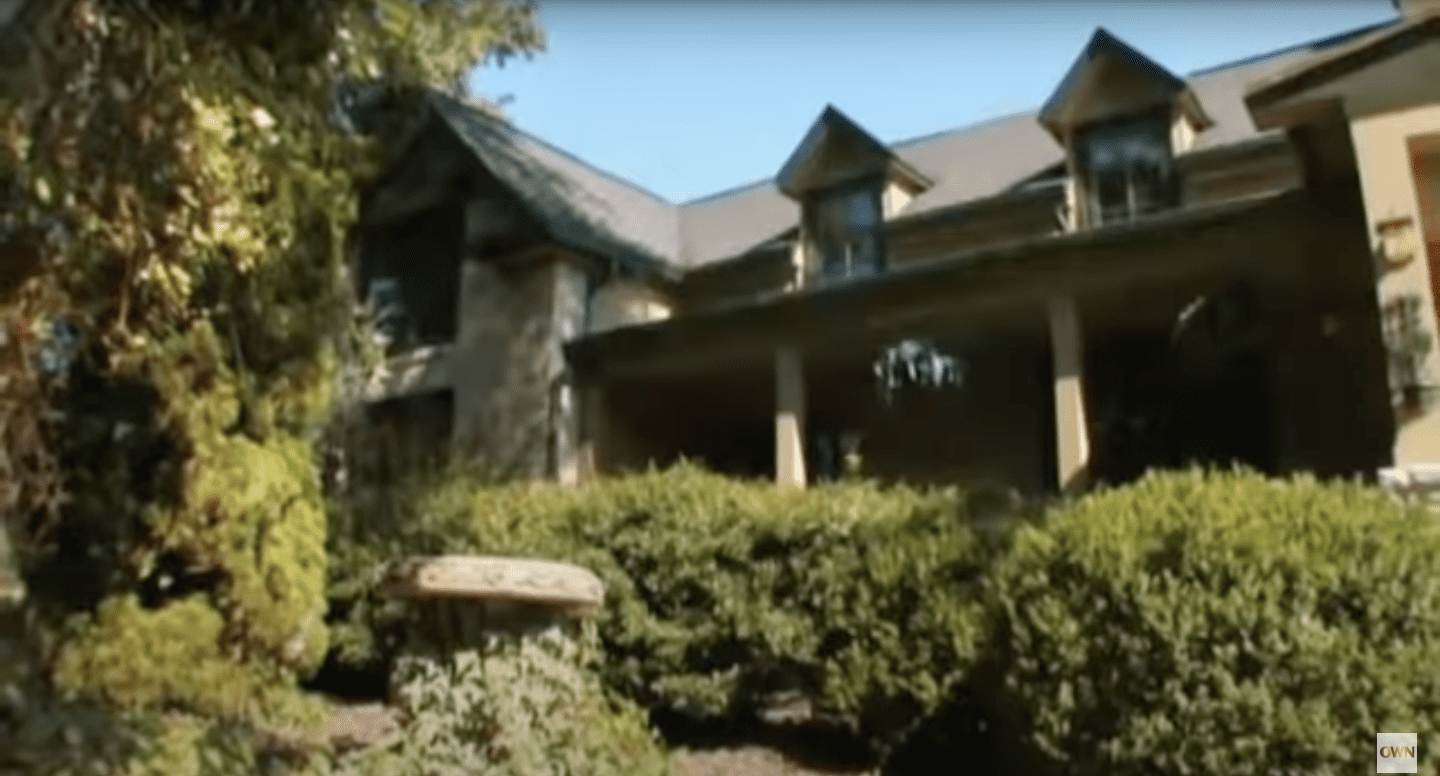 Inside Naomi Judd's family home in Tennessee. | Source: youtube.com/OWN