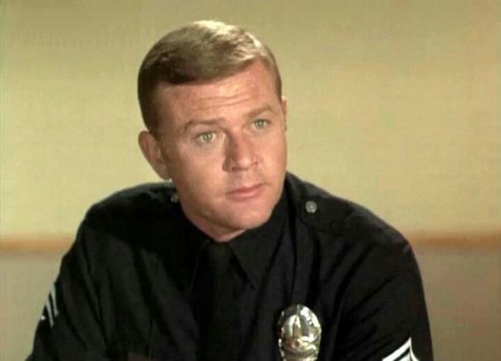 Martin Milner played the role of Officer Pete Malloy in "Adam-12." | Photo: Pinterest. 