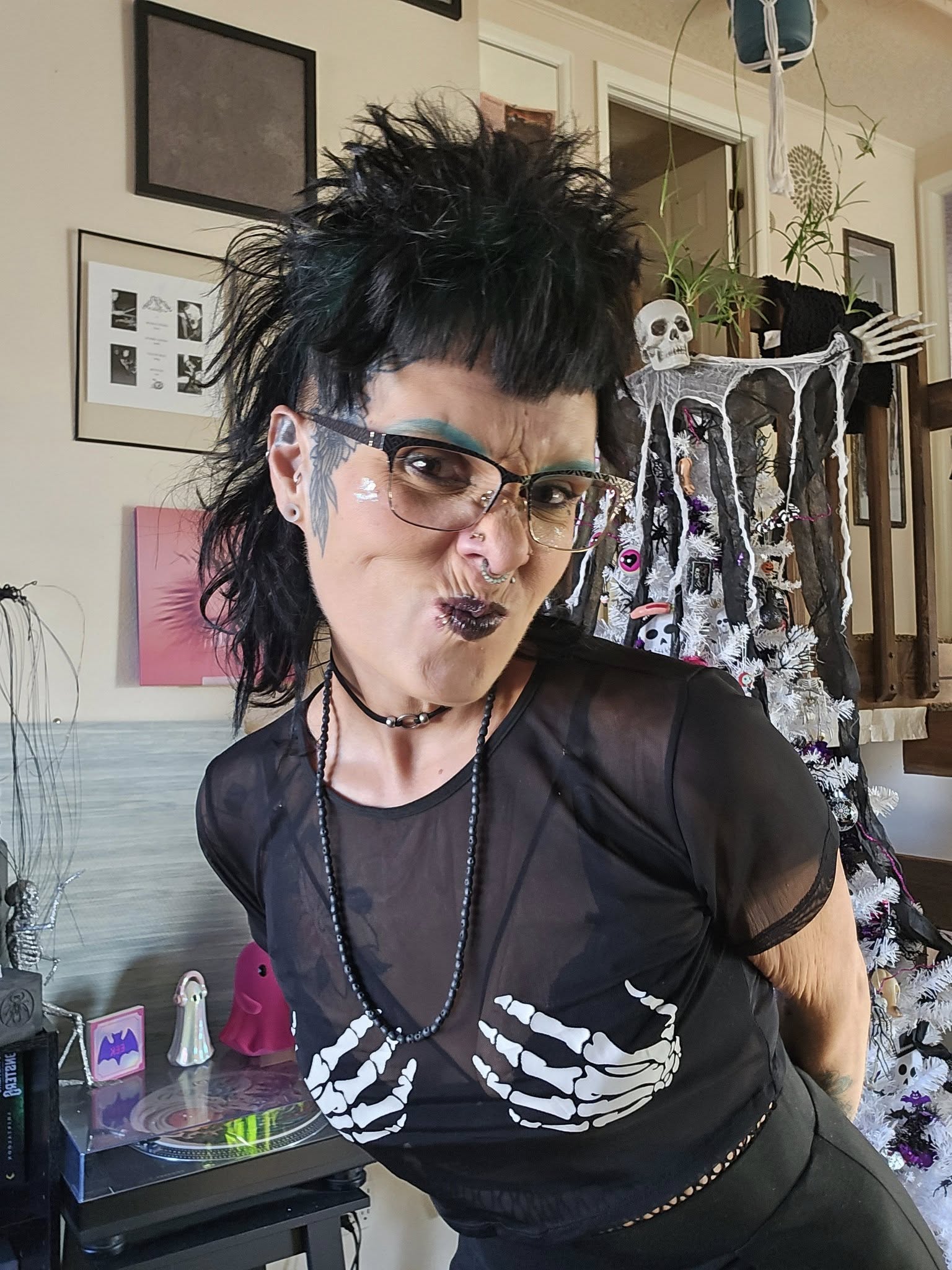 Theresa McIntosh in a selfie, from a post dated November 8, 2025 | Source: Facebook/Theresa Leela