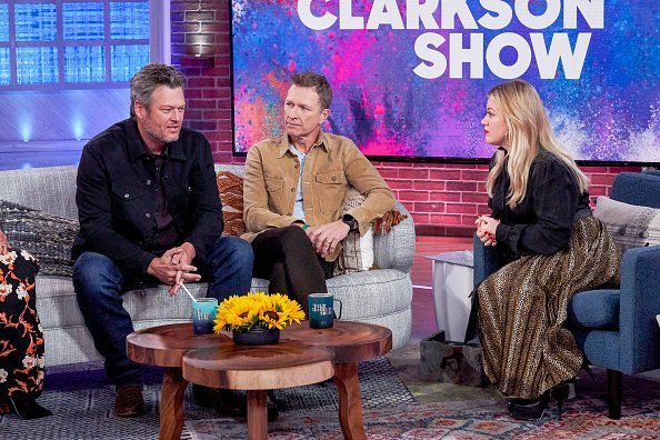 Blake Shelton, Craig Morgan, Kelly Clarkson on "The Clarkson Show" | Photo: Getty Images