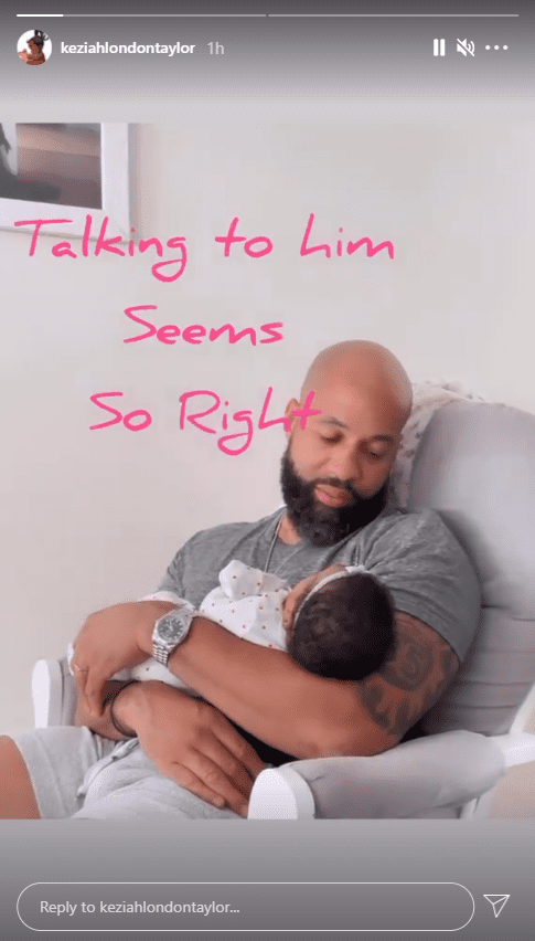 Fantasia Barrino's husband, Kendall Taylor, cuddles their daughter, Keziah | Photo: Instagram/keziahlondontaylor