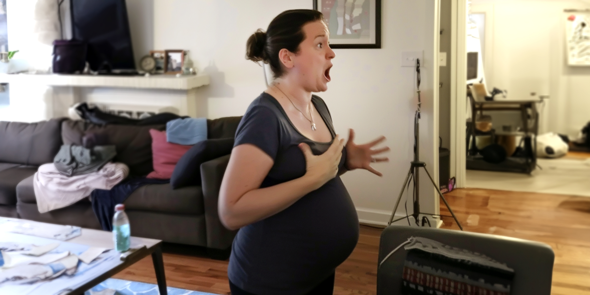 A shocked pregnant woman | Source: Amomama