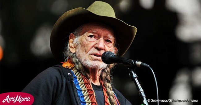 Moving story behind Willie Nelson’s iconic Christmas song ‘Pretty Paper’
