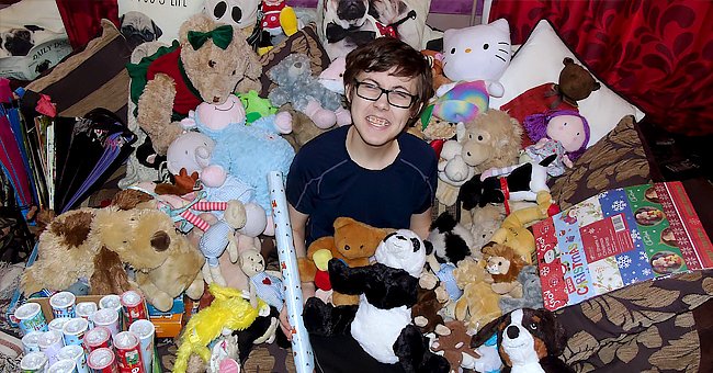 Boy who gifts teddy bears to babies that have passed. | Photo: facebook.com/OWENS Little Angels