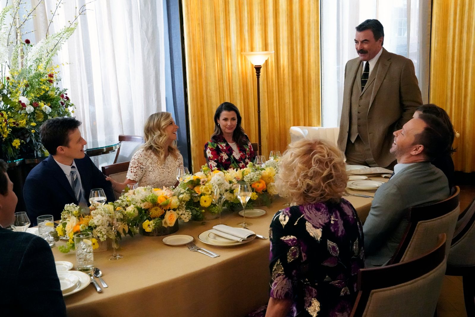 The cast of "Blue Bloods" on set on April 02, 2019. | Photo: Getty Images