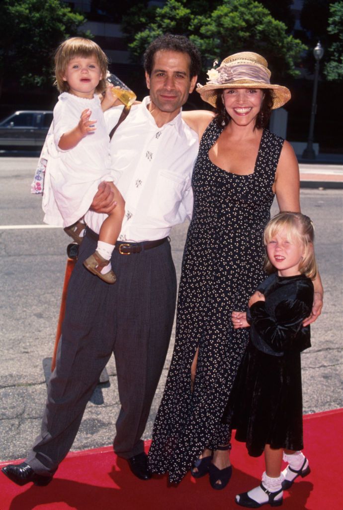 Tony Shalhoub and Brooke Adams with their children in 1995 in New York | Source: Getty Images