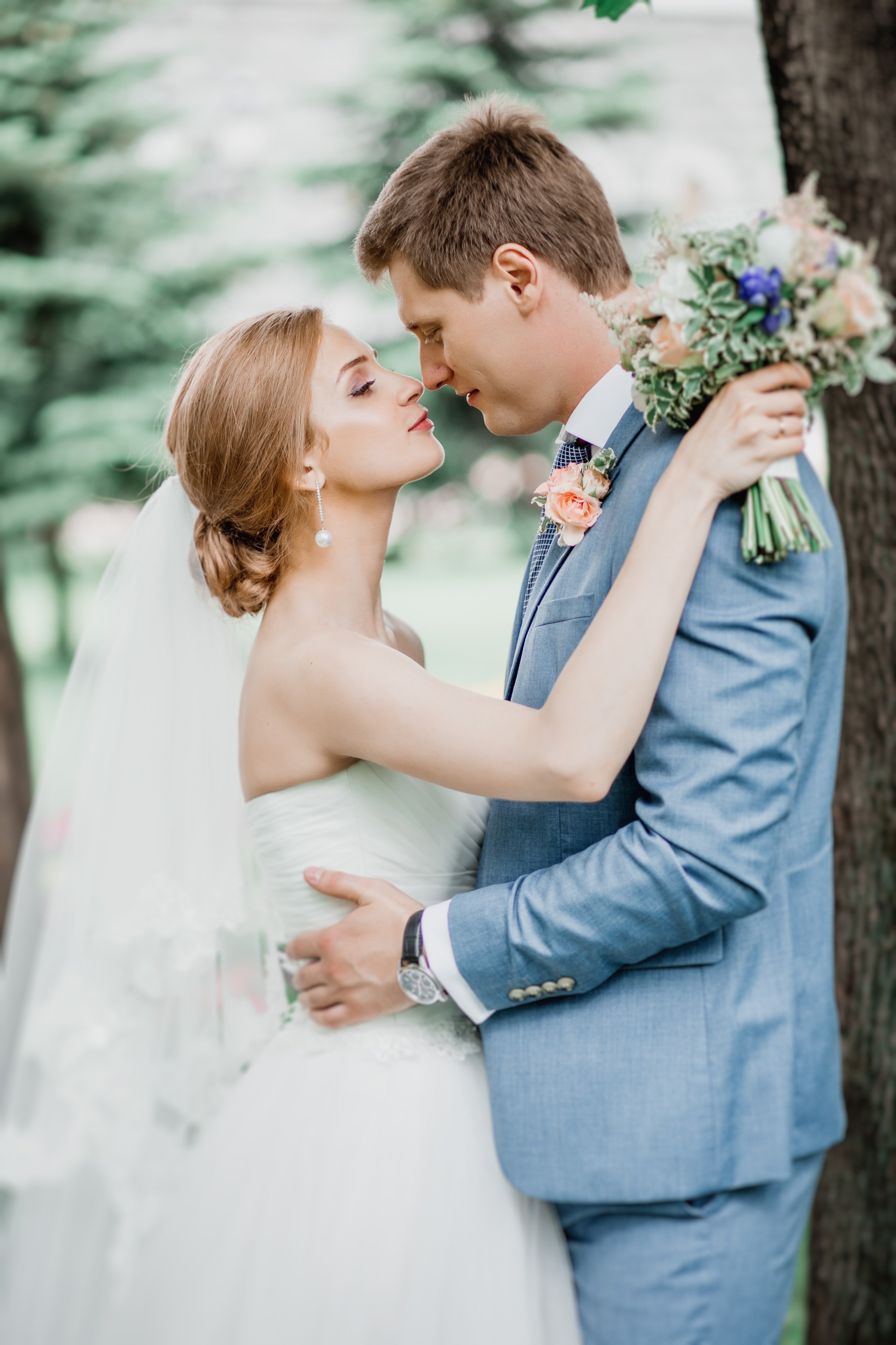 When Mason got married, Hannah gave him the down payment for a house as a wedding present. | Source: Unsplash