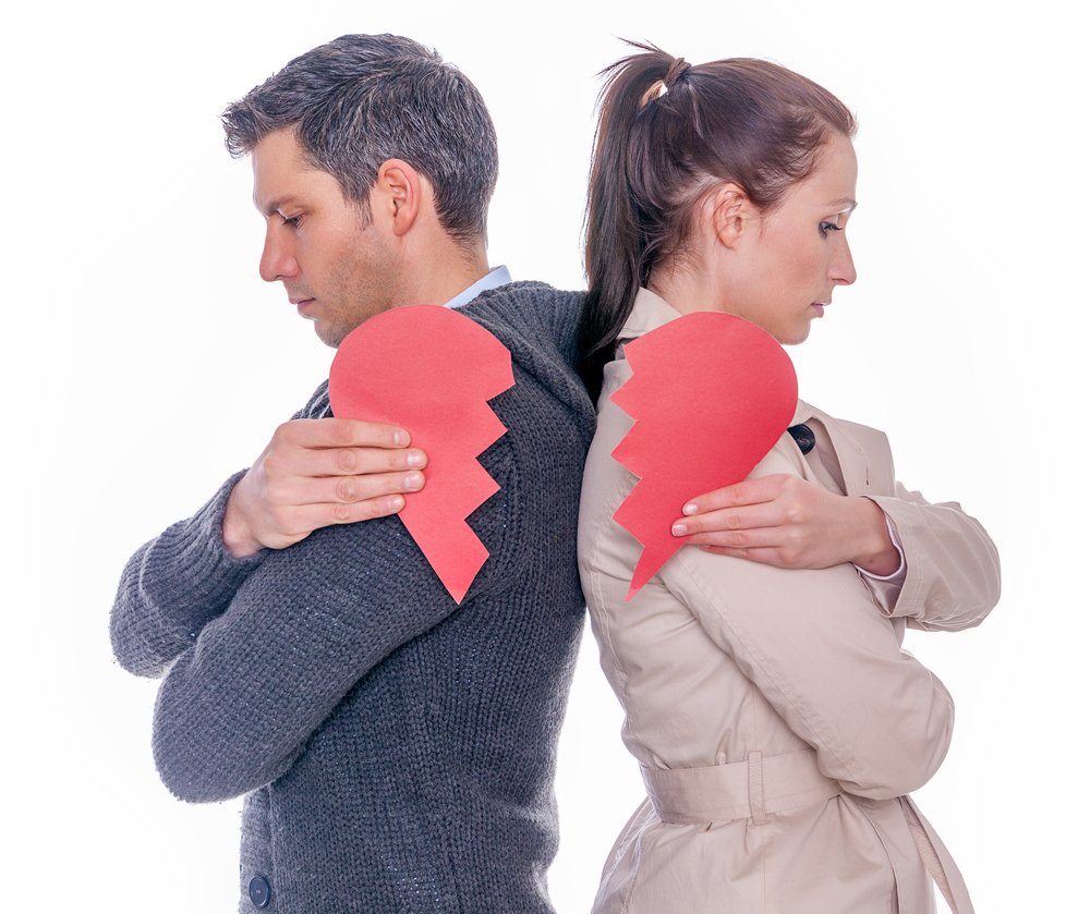 A photo of ex lovers turning their backs on each other. | Photo: Shutterstock