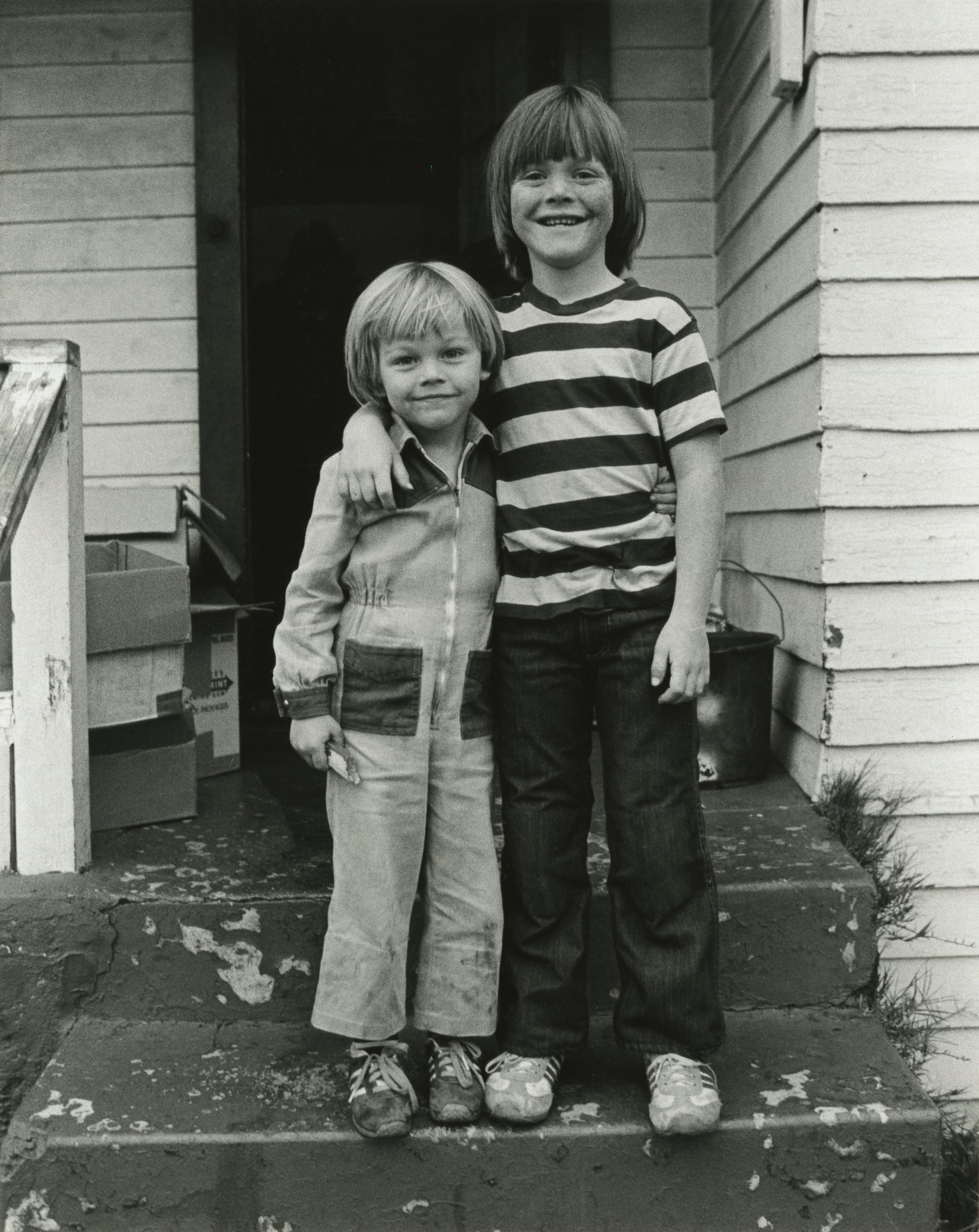 Leonardo DiCaprio (left) and Adam Farrar in Hollywood, California, in July 1978 | Source: Getty Images