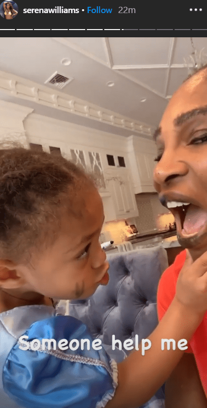 Olympia Ohanian paints Serena Williams' lips green with a marker | Source: Instagram.com/serenawilliams