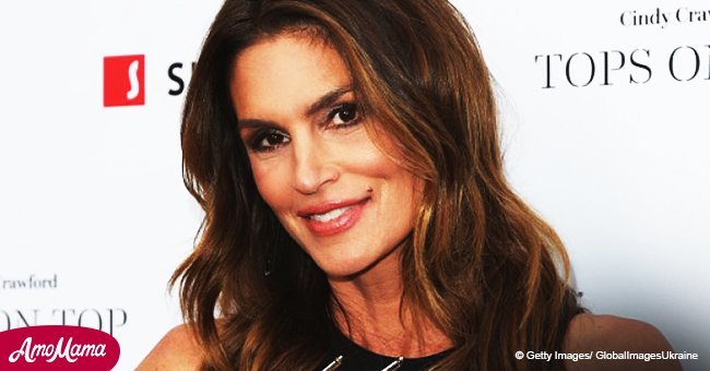 Cindy Crawford is spotted with her stunning 16-year-old daughter. Their resemblance is uncanny