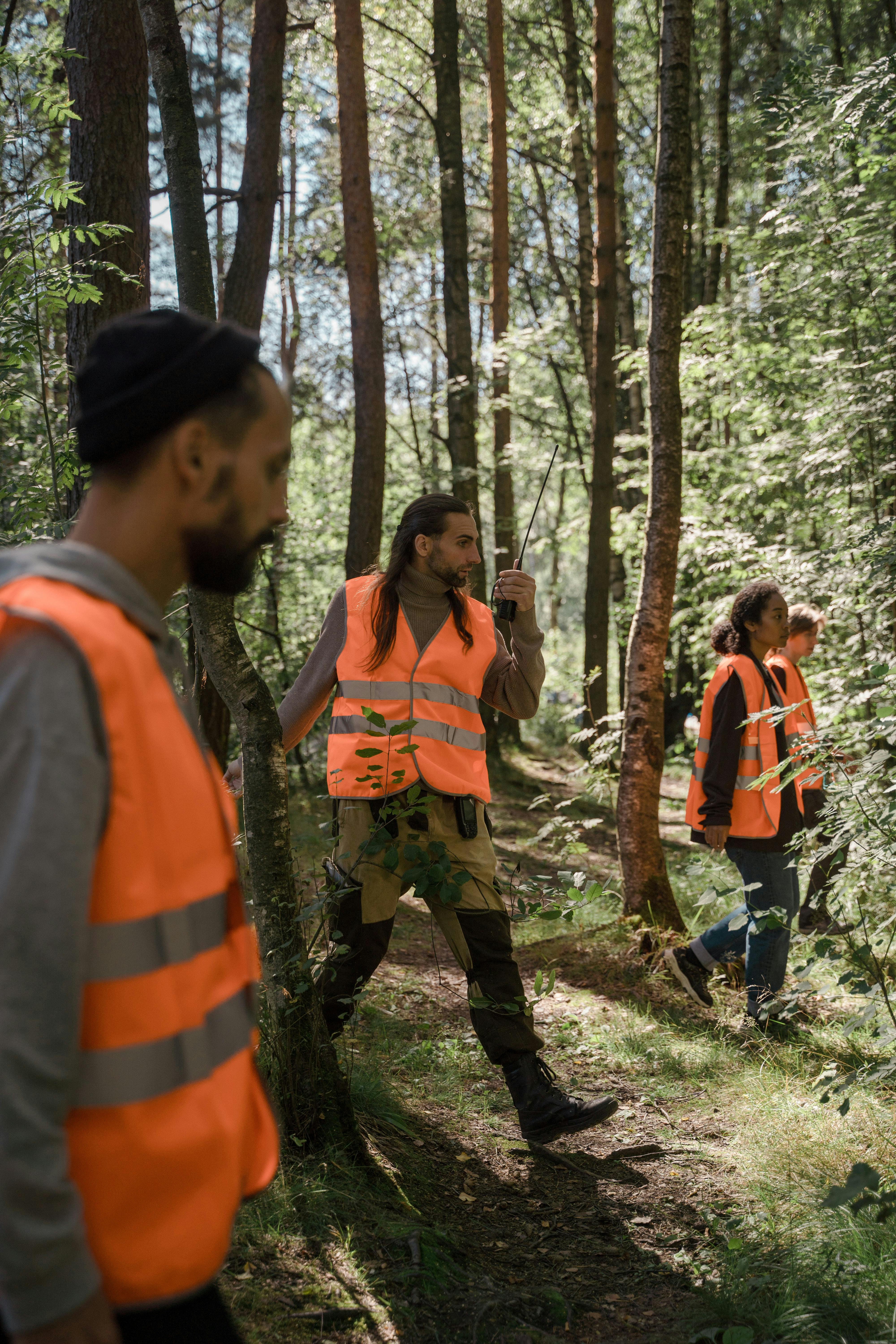 A search party | Source: Pexels