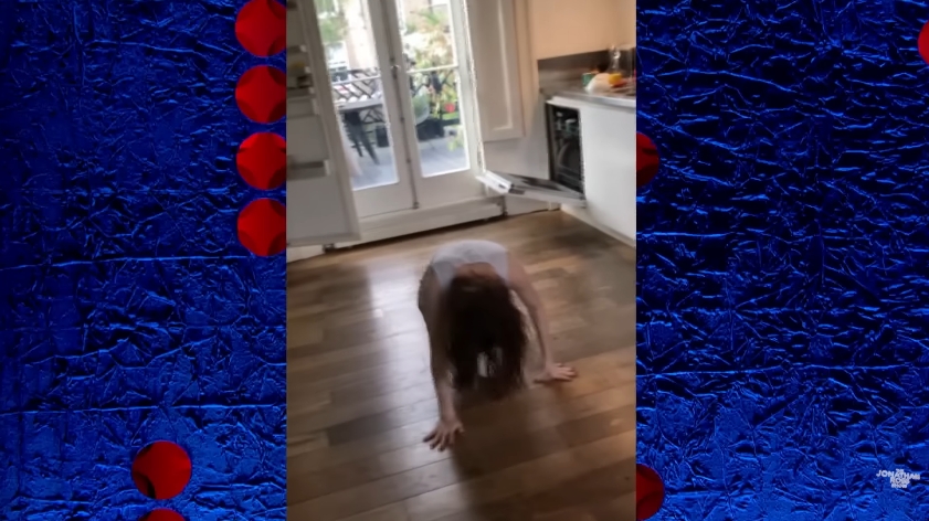 Footage shown during the interview captured the moment Leslie opened the refrigerator, spotted the fake severed head, and screamed before collapsing to the floor in shock, unaware she had become the target of Harington's elaborate April Fools' joke. | Source: YouTube/The Jonathan Ross Show