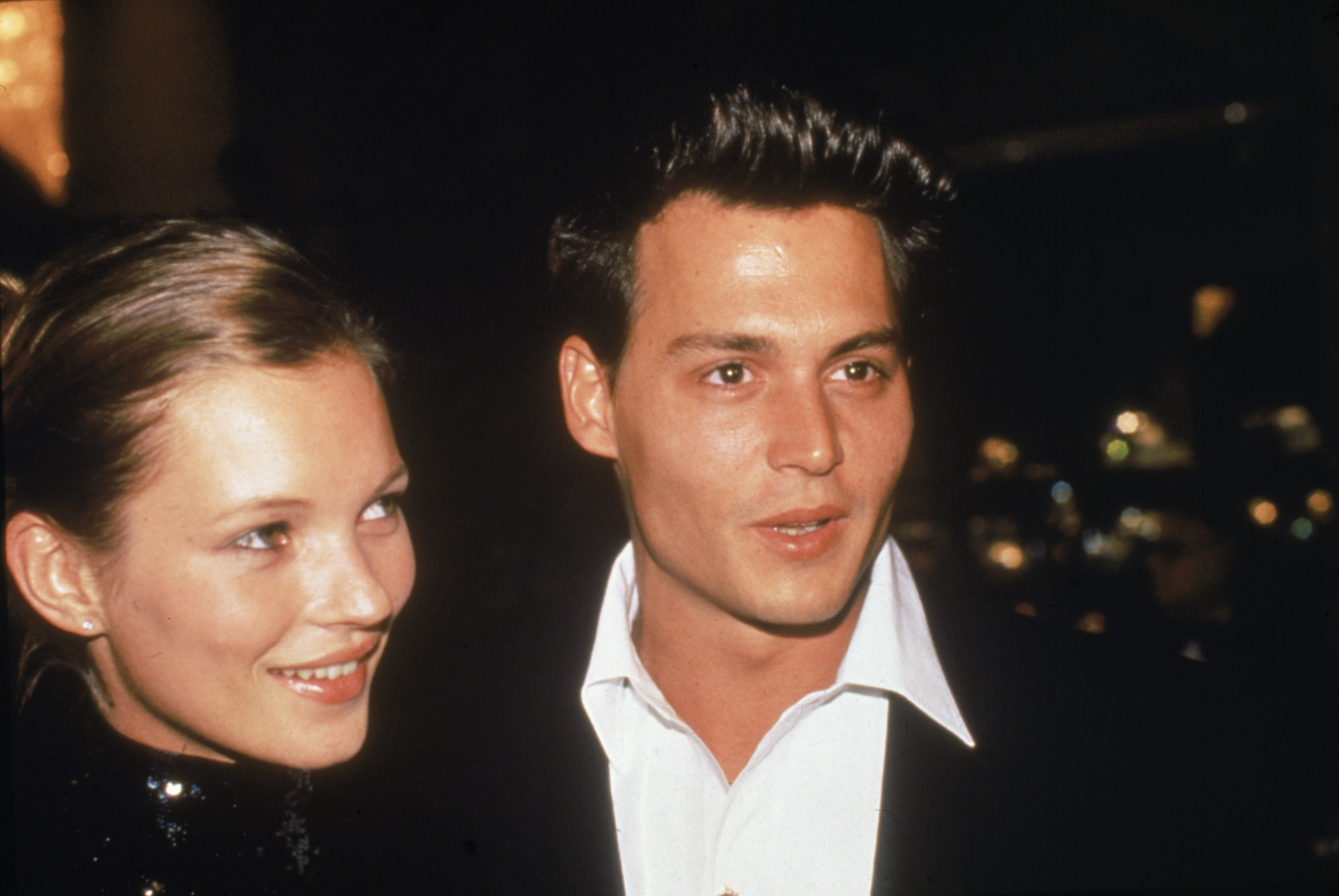 Kate Moss and Johnny Depp at the 52nd Annual Golden Globe Awards in Beverly Hills, California on January 21, 1995 | Source: Getty Images