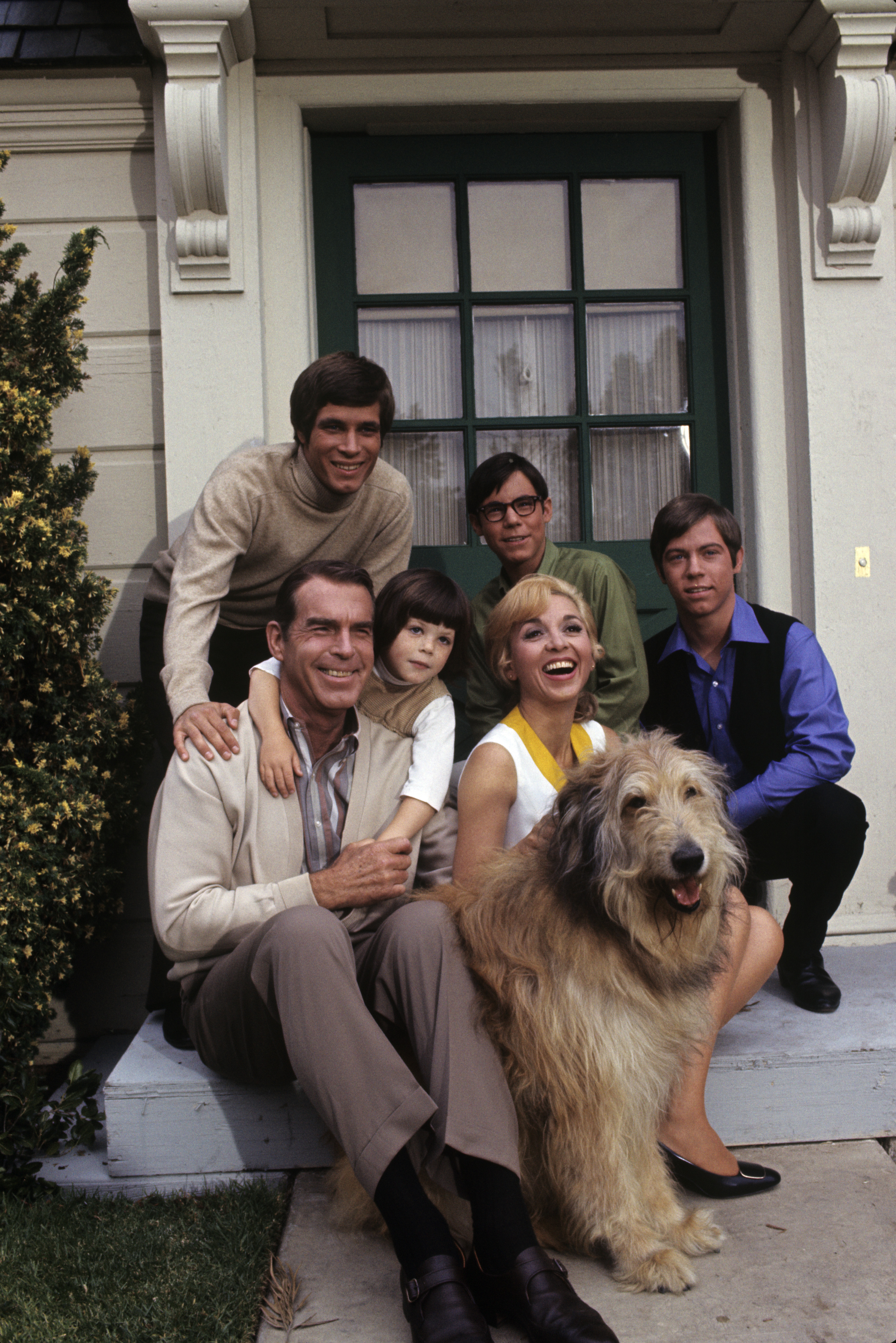 An undated image of Fred MacMurray, Don Brady, Dawn Lyn, Barry Livingston, Beverly Garland, Stanley Livingston on the set of "My Three Sons" | Source: Getty Images