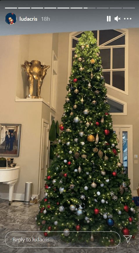 A screenshot of Ludacris' Instagram story featuring his home's Christmas tree. | Source: Instagram.com/Ludacris