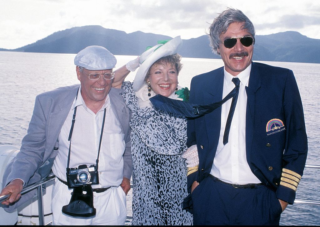 Stephan Orlac, Marie-Luise Marjan und Juraj Kukura in der ProSieben - Serie "Glückliche Reise" (Photo by Peter Bischoff) I Quelle: Getty Images