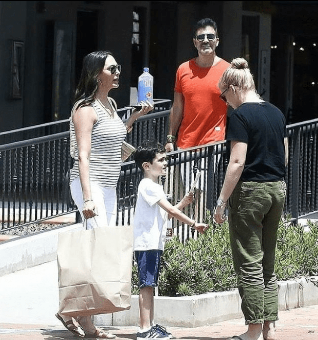 Simon Cowell looked fit as he stepped out in the Malibu sun with his wife and their son, Eric. | Source: Instagram/celebrity_pics