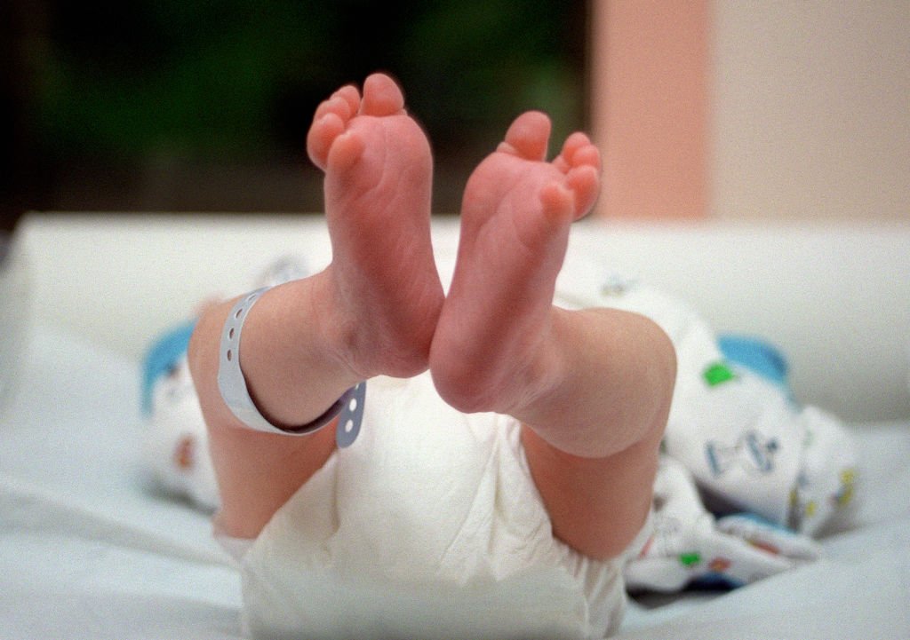 Les pied d'un nouveau né.| Photo : Getty Images