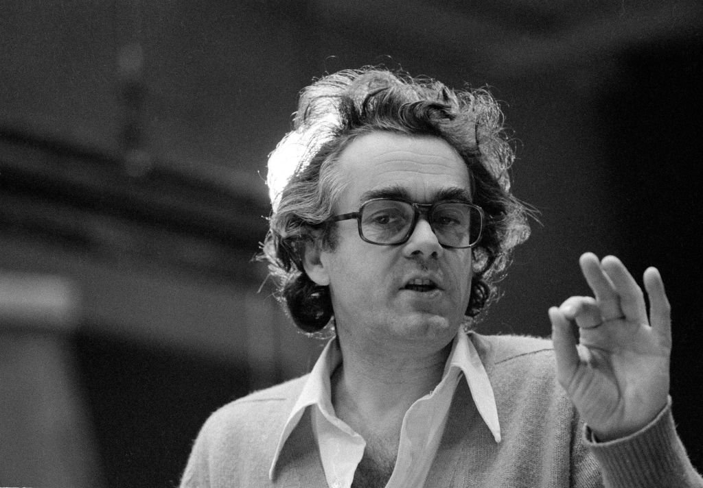 Le compositeur, arrangeur, chef d'orchestre et pianiste de jazz français Michel Legrand enregistre avec Phil Woods à Londres. | Photo : Getty Images Le compositeur, arrangeur, chef d'orchestre et pianiste de jazz français Michel Legrand enregistre avec Phil Woods à Londres. | Photo : Getty Images