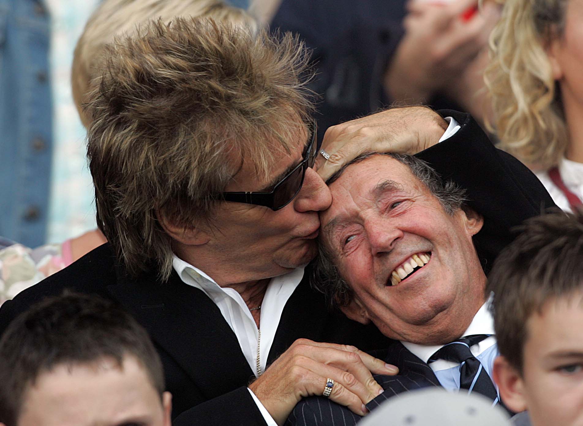 Rod Stewart and his brother during the Euro Group B qualifying match at Hampden Park on October 13, 2007, in Glasgow, Scotland | Source: Getty Images